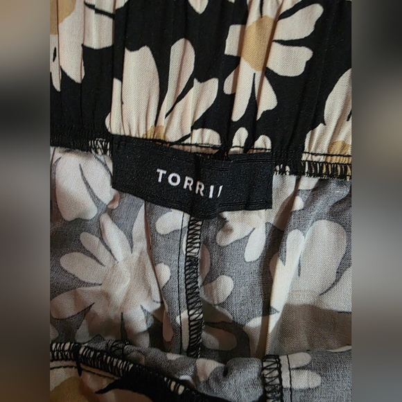 NWOT Floral Pull-On Wide Leg Pant - Picture 8 of 8